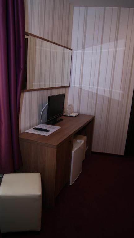 Hotel La Strada 플로이에슈티 객실 사진